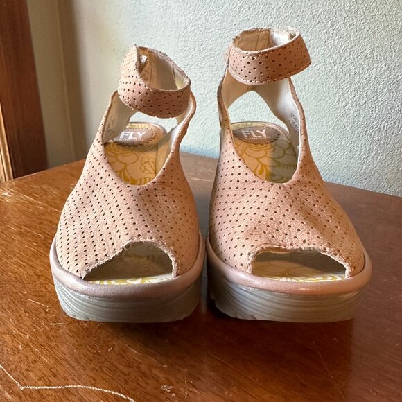 FLY LONDON Women's Yala Perf Wedge - Cupido Beige 37 US 6.5-7 ankle strap sandal - Picture 7 of 9